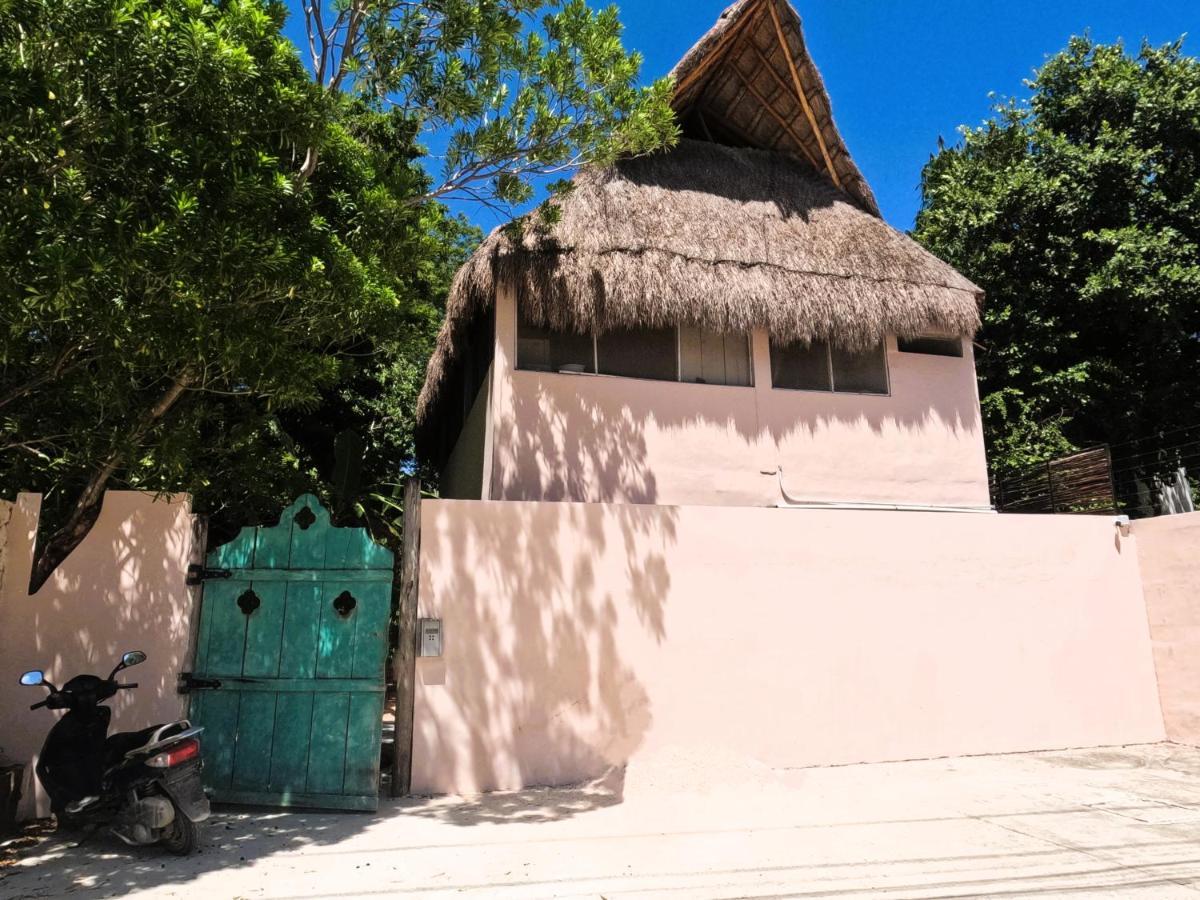 Maui Hostels Tulum Exterior photo